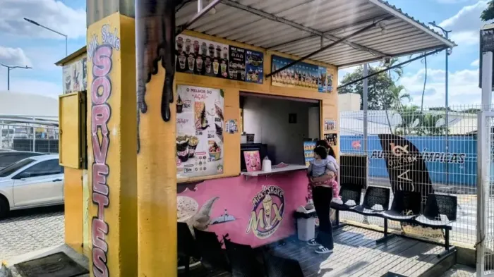 Passo excelente ponto, local movimentado, quiosque incluso + opcional a máquina de sorvete
