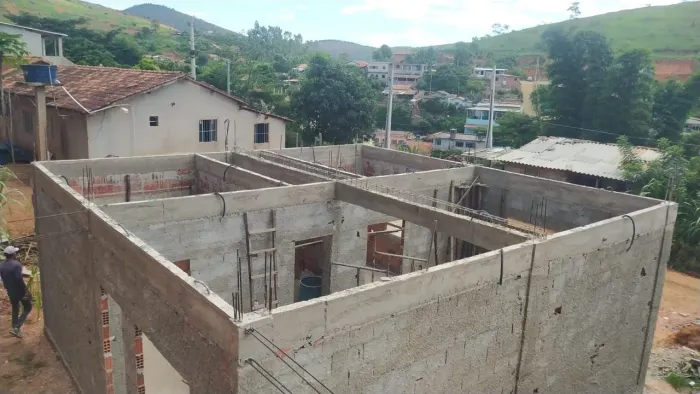 Lote com casa
