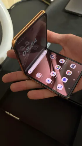 Moto Razr 50 ultra 