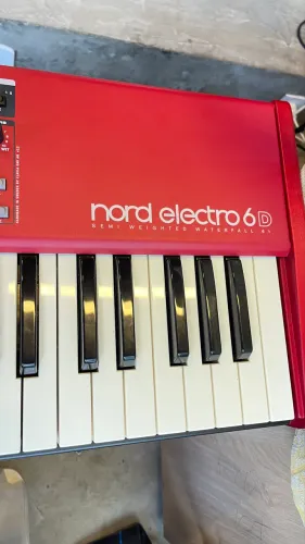 Teclado Nord Electro 6D 61