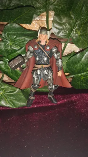 Marvel Universe - RARO BONECO do Thor (Aprox. 11cm) + Martelo