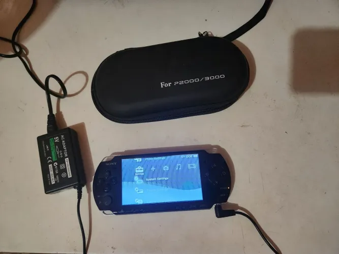 PSP 3001 + Cartão 32GB - Funcionando perfeitamente