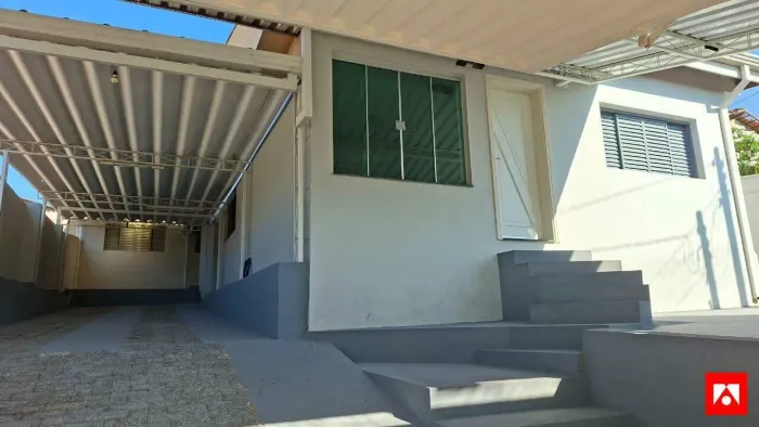 Casa com 4 quartos, 1 suíte e 4 vagas à venda no Jardim Guanabara em Americana