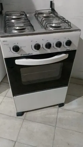 VENDO UM FOGÃO ESMALTEC