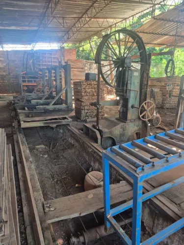 Serra fita industrial (produção pranchas)