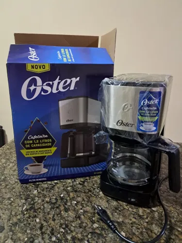 VENDO CAFETEIRA ELÉTRICA OSTER NOVINHA NA CAIXA