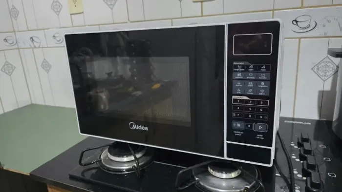 Forno Micro-ondas 20L Midea