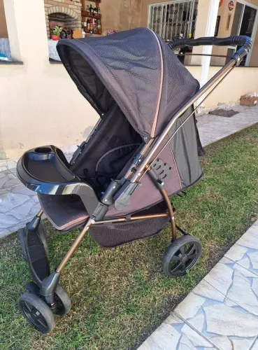 Bebê conforto e Carrinho Galzerano Milano