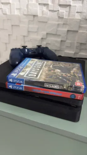 PlayStation 4 com controle +3 jogos