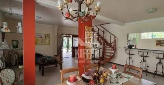 Casa com 4 dormitórios sendo 1 Suíte à venda, 225 m² por R$ 1.300.000 - Itaipu - Niterói/R