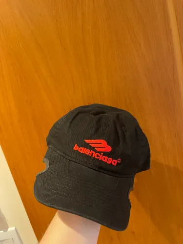 Boné balenciaga 
