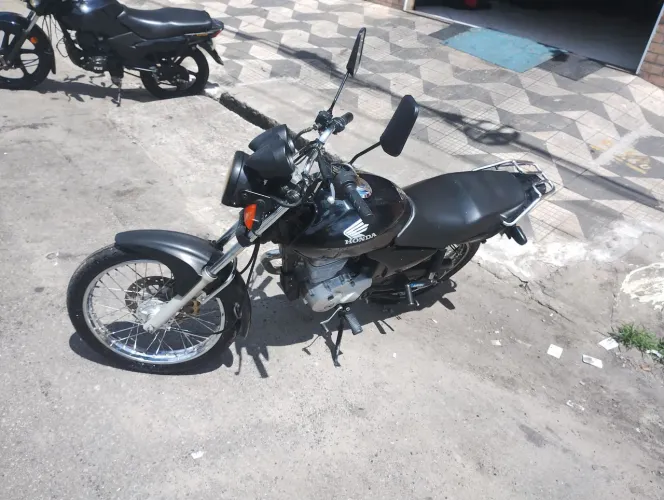 Vendo Titan ks motor novo feito a menos de um mês