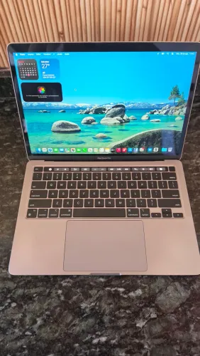 Macbook pro m2