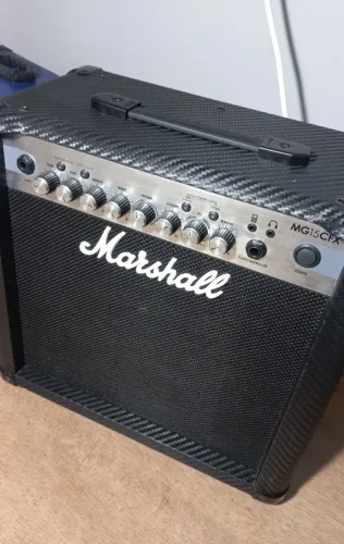 Amplificador Marshall MG15CFX Distortion Overdriver Delay Guitarra estado zero  