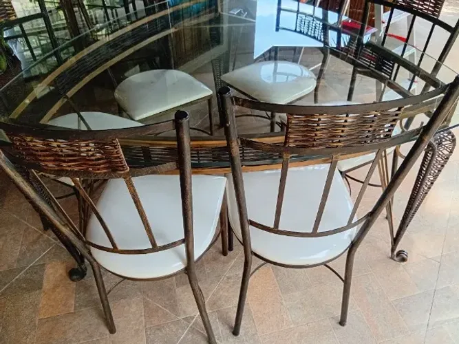 Mesa ferro e vidro c 6 cadeiras
