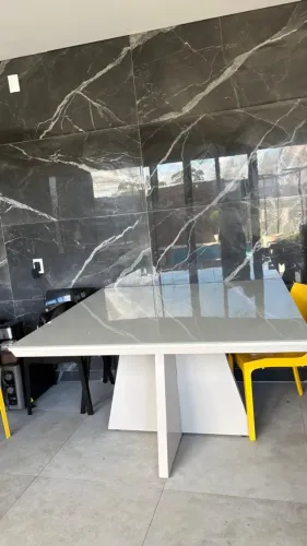 Mesa de JANTAR QUADRADA 100% MDF E VIDRO
