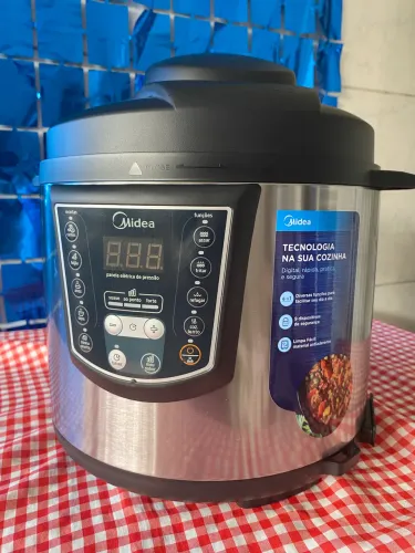 Vendo Panela Elétrica de Pressão Midea* - aquela inox digital.