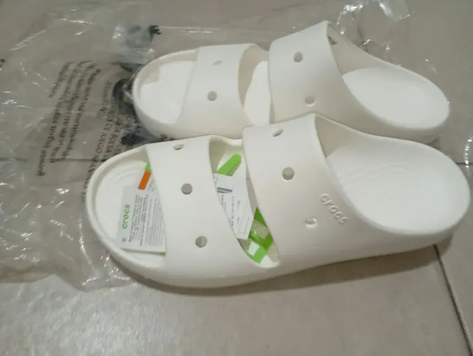 Sandália Crocs Sandal V2 tamanho 42