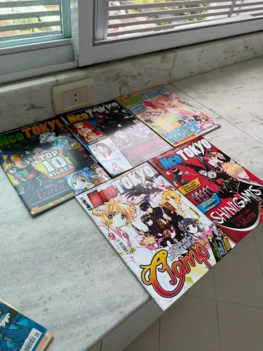 New Tokyo 5 Revistas
