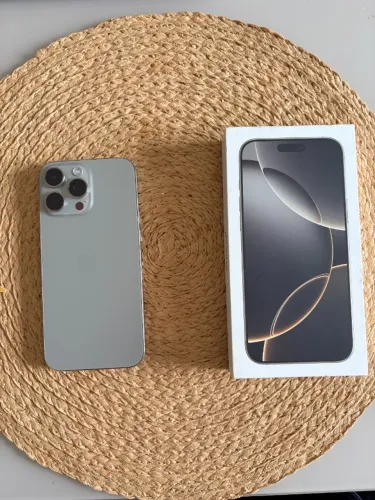 Iphone 16 Pro Max 256GB (Usado em ótima conservação) 