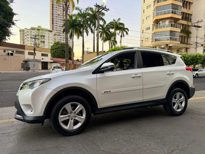Toyota RAV4 2.0 4X4 16V Aut. 2014