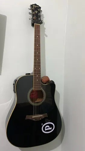 Violão tagima