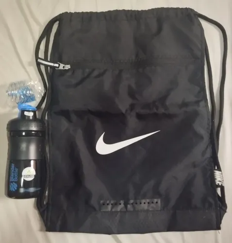 Mochila Saco Nike Original + Coqueteleira Blender Bottle 590ml 