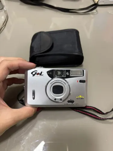 Câmara analógica colecionável da marca Gol Photo, modelo G18