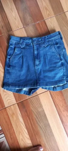 Bermuda Short e Saia CKZ tamanho 40 