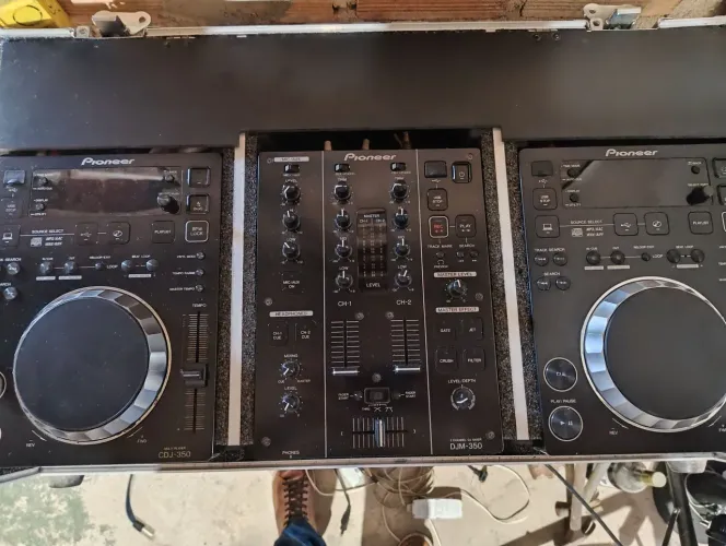 Par de CDJ 350 + Mixer 350 Pioneer