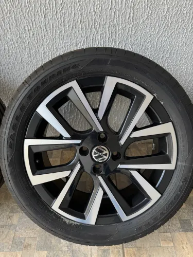Mod. Extreme, Aro 17, pneus 205/50/17 Goodyear Touring 