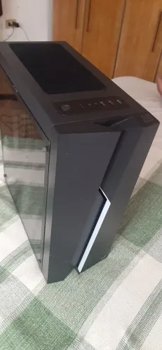 gabinete gamer top sem uso com fans e regua RGB