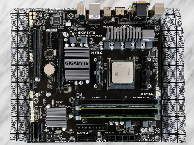 Kit completo com placa mãe, processador e 8gb de ram