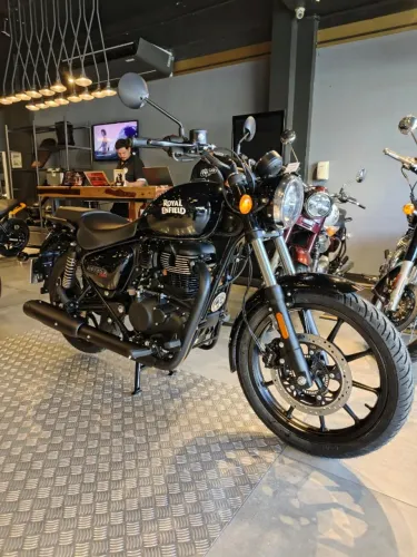 ROYAL ENFIELD METEOR 350 FIREBALL BLACK