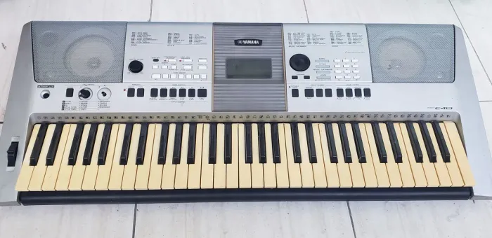 Teclado Yamarra PSR E 413