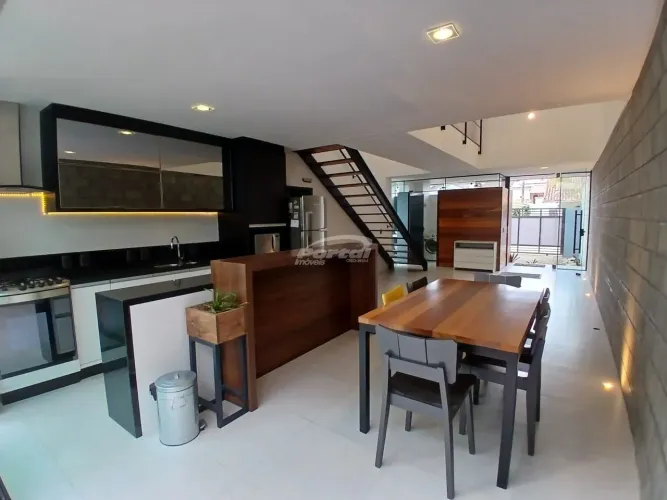 Casa disponível para locação no Bairro Água Verde, Blumenau SC.