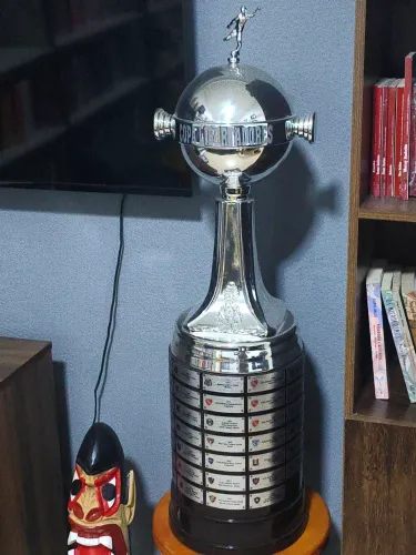Réplica da taça da Libertadores 2024 ( Botafogo Campeão)