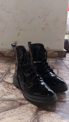 Vende-se Bota Coturno