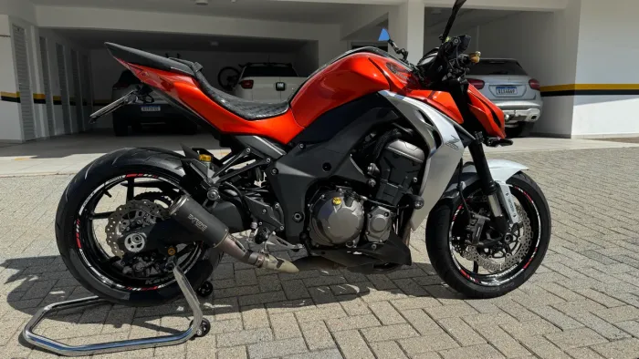 Moto Kawasaki z1000 diferenciada e abaixo Fipe !!!