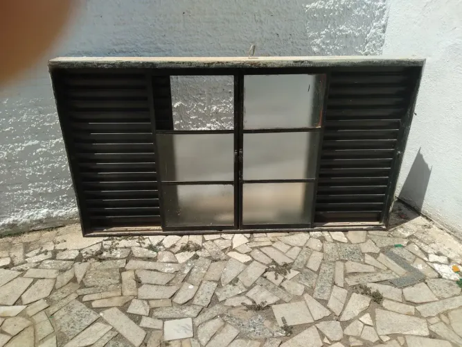 Janela usada em bom estado não entrego só vindo buscar