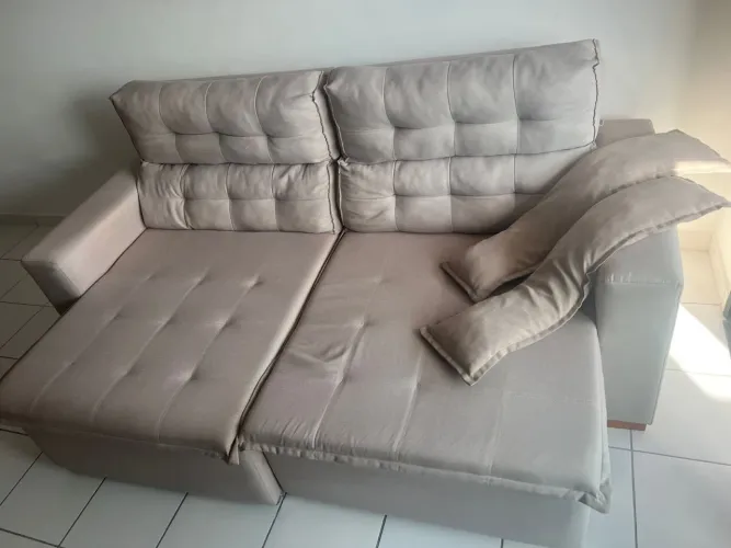Sofá retrátil grande 04 lugares