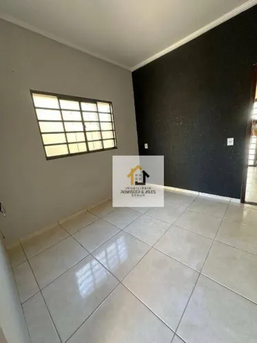 Casa com 2 dormitórios à venda, 109 m² por R$ 290.000 - Residencial Aroeiras II - São José