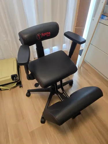 Cadeira Spine Chair com apoio de joelho
