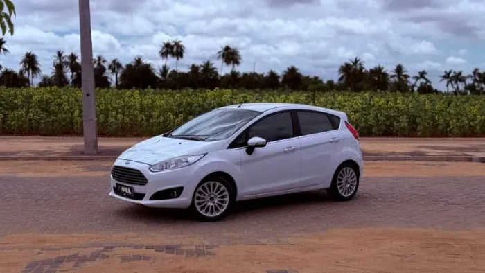 Ford Fiesta 1.6 SE Hatch 16V Flex 4P Powershift 2017