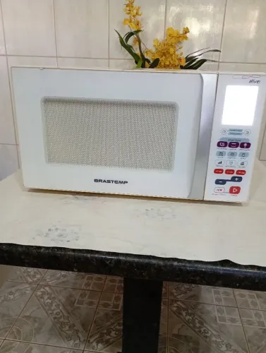 Microondas Brastemp 32 lts painel digital com grill.