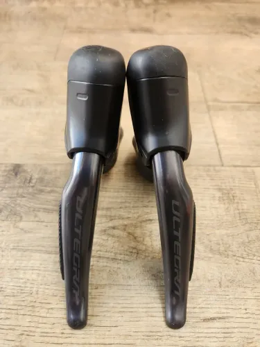 Trocadores STI Shimano Ultegra Di2 12v Disc Seminovo