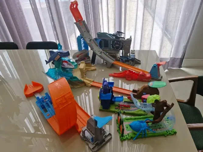 Diversas Pistas Hot Wheels (Tubarão, Batman, Dino, E Outras)