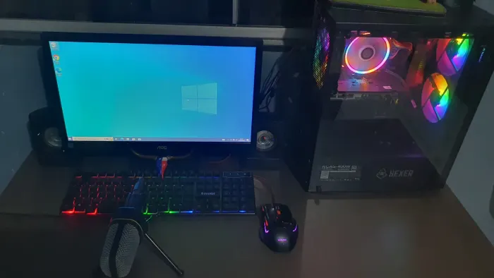 Vende-se computador game