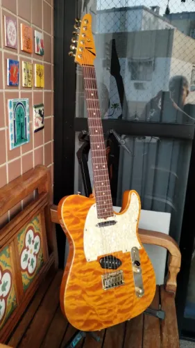 Guitarra Tom Anderson Hollow T Classic Telecaster USA com Case