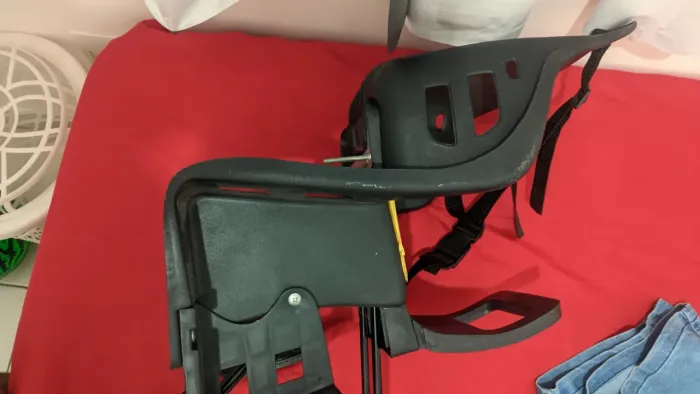 Cadeirinha infantil com suporte para bicicleta 